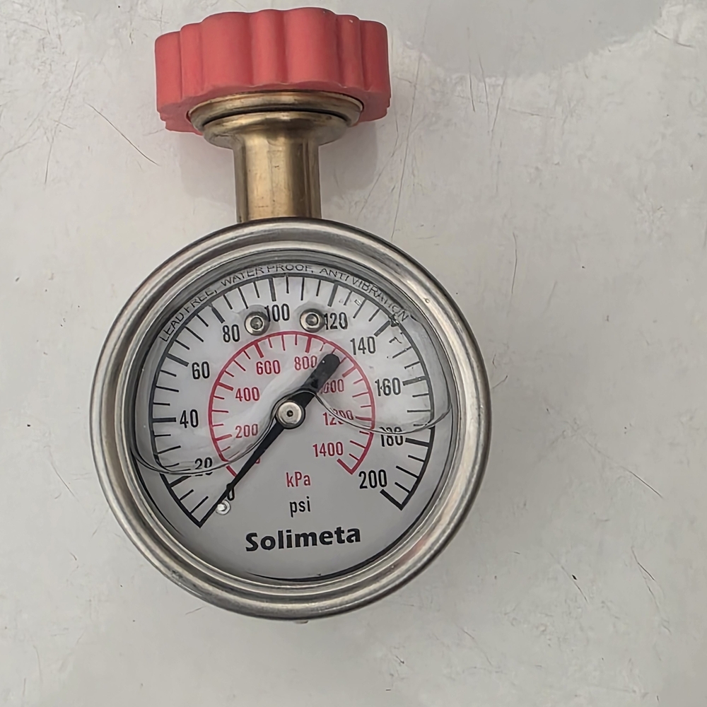 Water Pressure Gauge with Red Knob